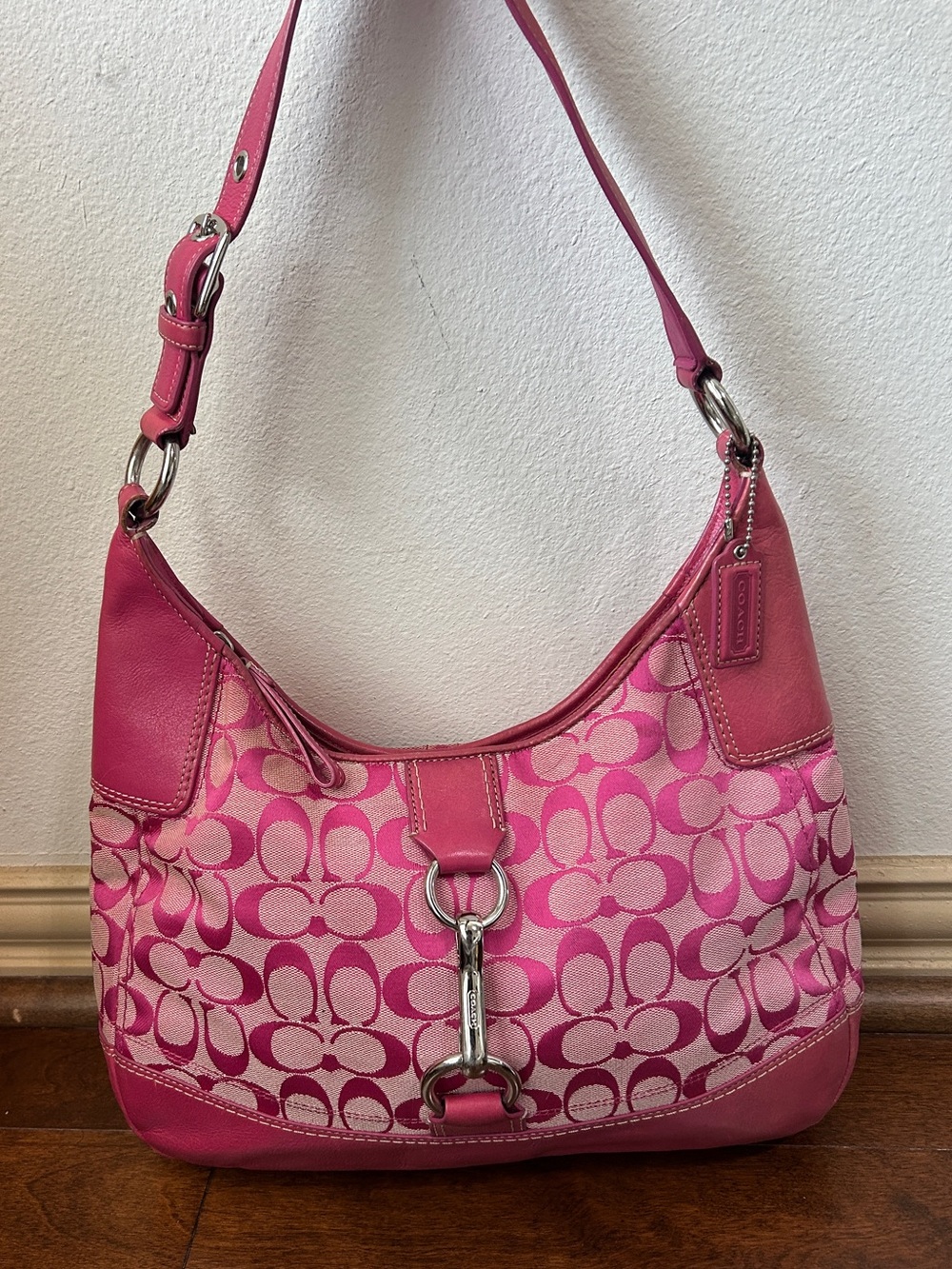Vintage pink Coach Signature Hamptons shoulder bag